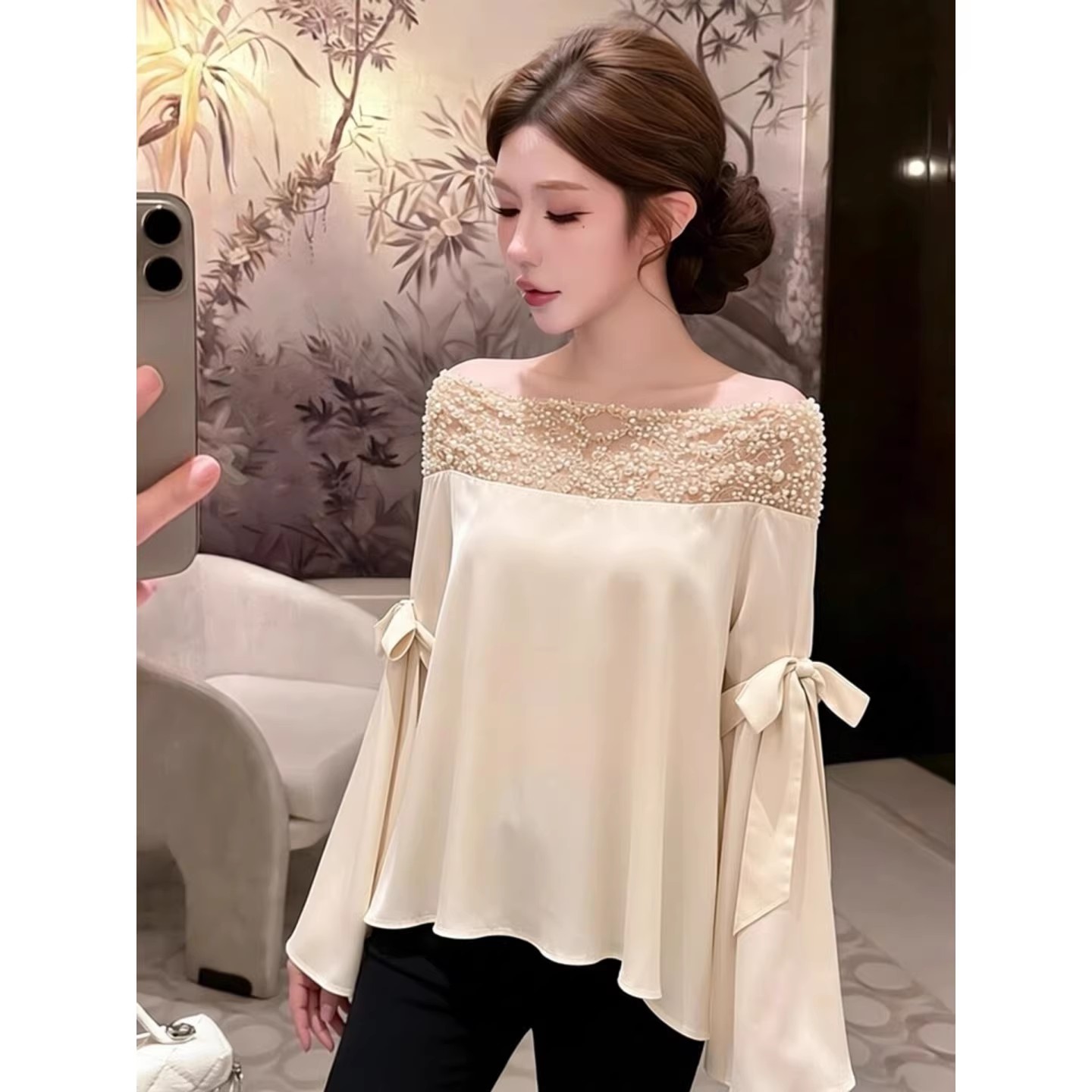 BY32083# 米杏色衬衫女秋欧货轻奢高端小众设计感独特漂亮钉珠网纱拼接上衣 服裝批發女裝批發服飾貨源
