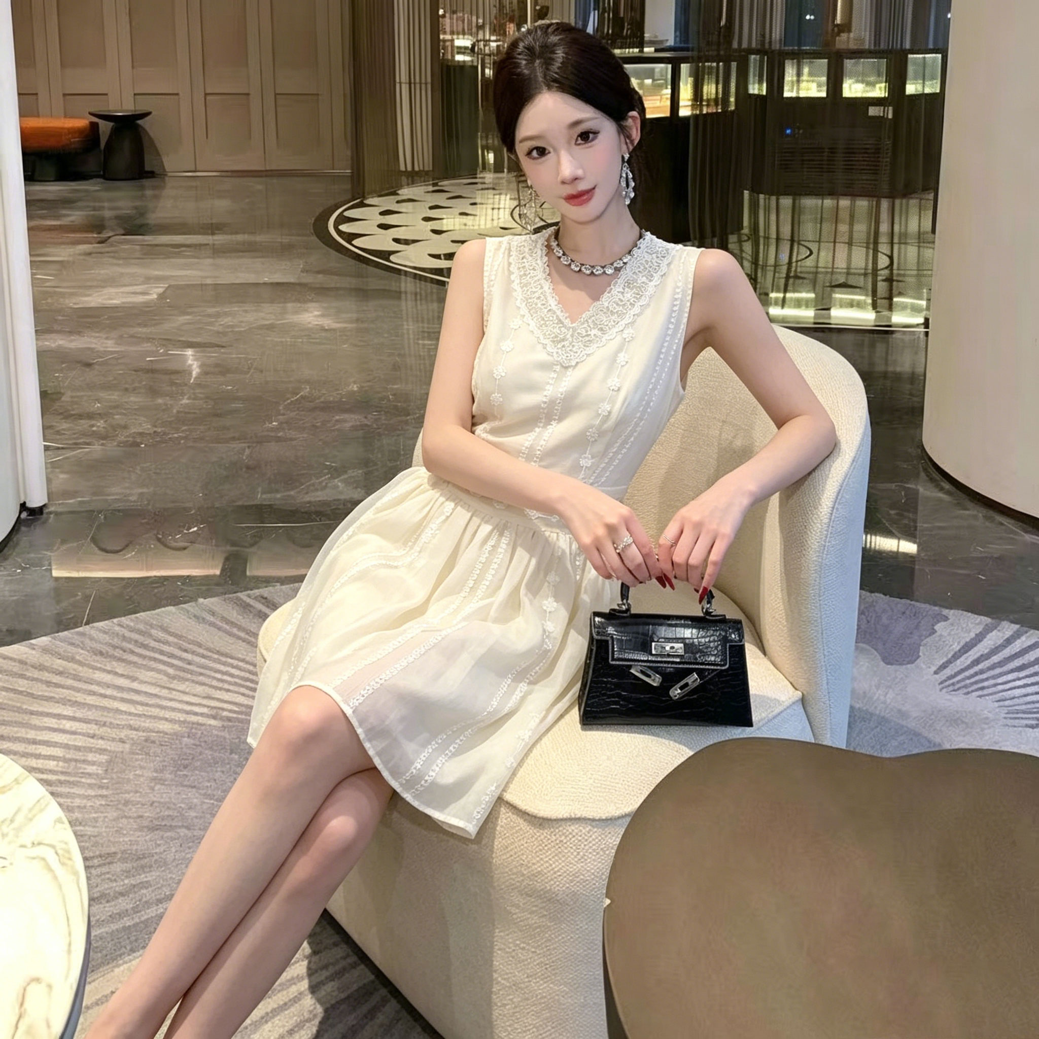 열세 개 개체 품질 부유 한 가족 천 골드 프랑스식 V넥 질감 자수 여름 드레스 허리 수축 생일 예복
