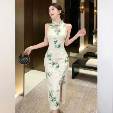 批发新中式日常修身包臀削肩国风印花旗袍中长款娇俏优雅挂脖连衣裙