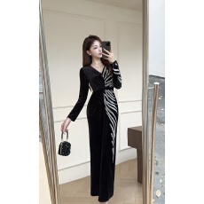 批发 实拍设计感重工烫钻石金丝绒显瘦气质名媛连衣裙