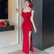 批发实拍网红吊带长裙修身<b class='q'>鱼尾</b>裙纯色辣妹胸垫连衣裙