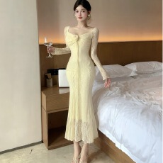 批发实拍性感v领长袖连衣裙早秋<b class='q'>蕾丝</b>拼接修身长裙气质收腰包臀