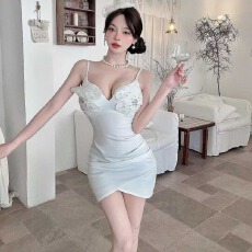 实拍性感低胸花朵拼接紧身显瘦包臀吊带连衣裙