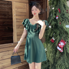 批发 实拍复古荷叶边 V 领连衣裙女收腰显瘦小个子气质约会小礼裙