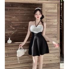 批发实拍低胸性感挂脖花朵露肩短款打底<b class='q'>连衣裙</b>大摆