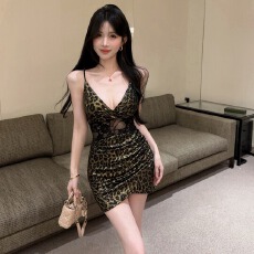 批发实拍吊带<b class='q'>蕾丝</b>拼接弹力紧身打底包臀短款连衣裙