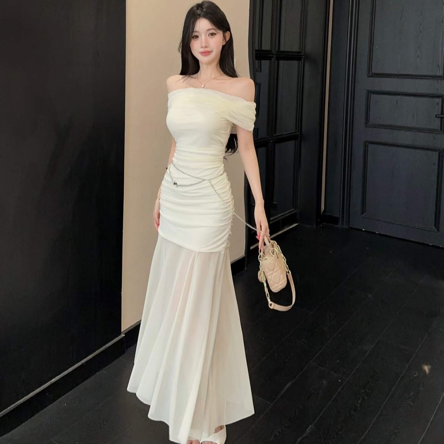 실사 섹시함 핫걸 튜브탑 망사 드레스 순수한 욕망 바람 디자인 센스 몸매 가꾸기 슬림해 보이는 오프숄더 롱 스커트