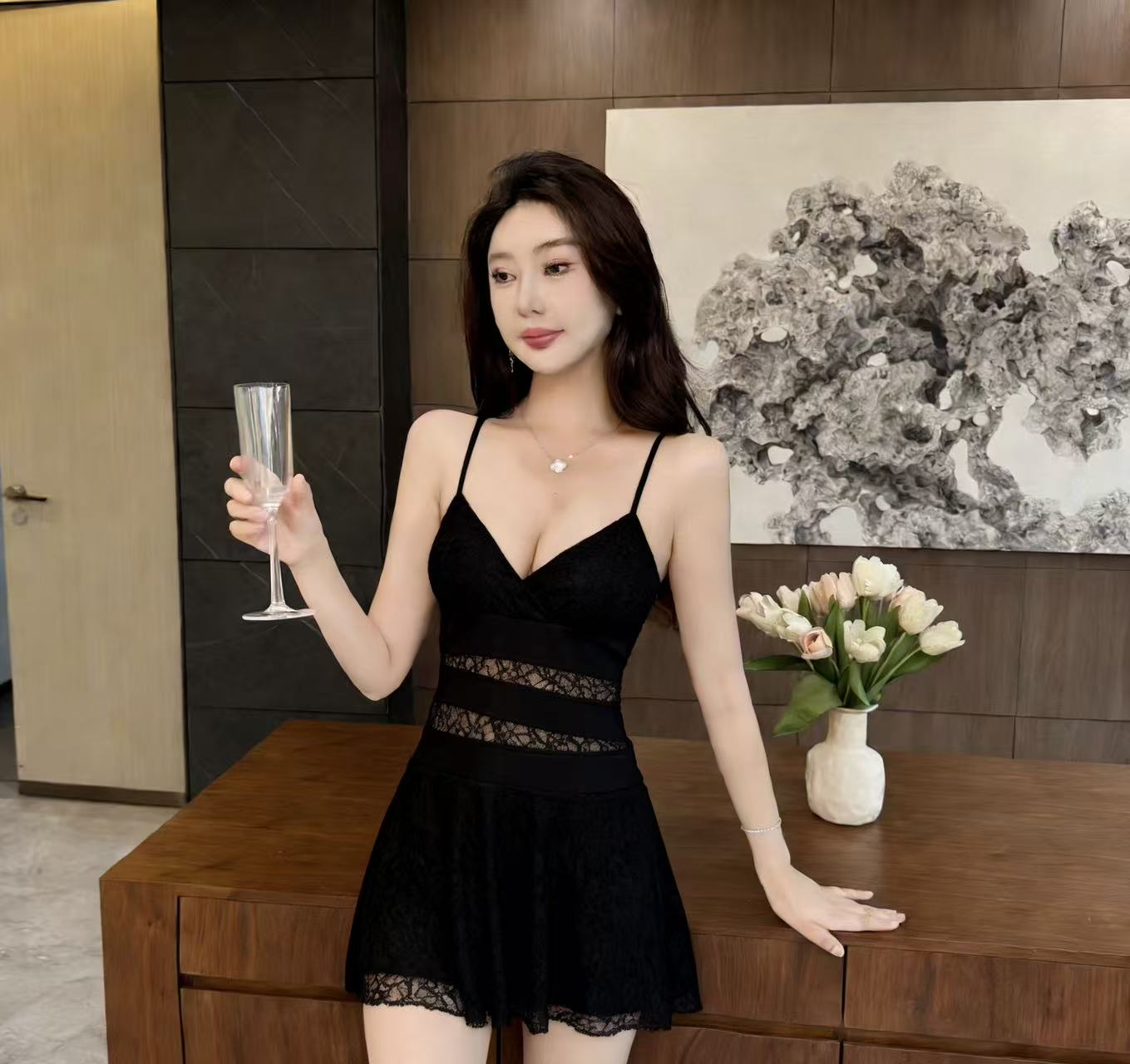 실사 섹시함 홀로우 아웃 하프 ~을 통해 타이트 허리 수축 큰 진자 레이스 드레스