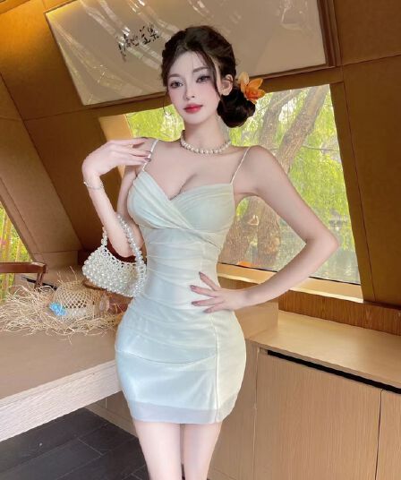 실사 섹시함 주름 낮은 가슴 망사 타이트 스커트 슬림해 보이는 드레스 복장