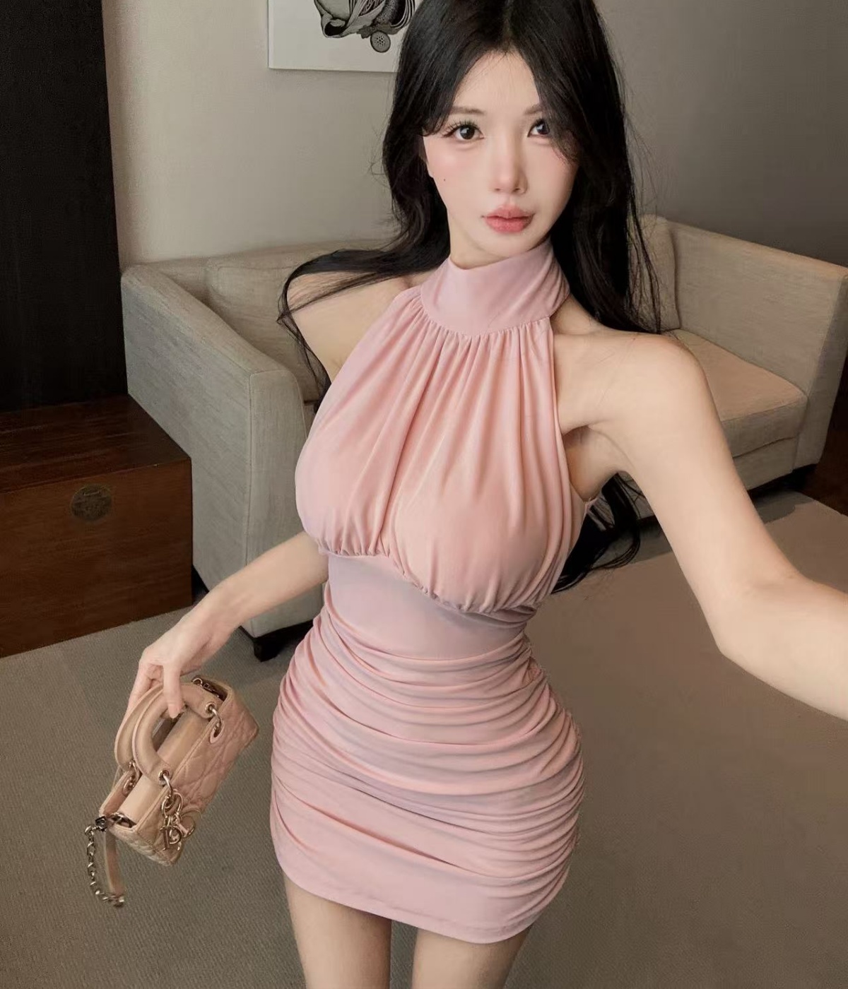 BY37268# 法式挂脖V领抽褶显瘦连衣裙 服裝批發女裝批發服飾貨源