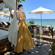 批发法式高级感简约风挂脖<b class='q'>吊带</b>连衣裙女夏季新款性感大露背度假风<b class='q'>长裙</b>