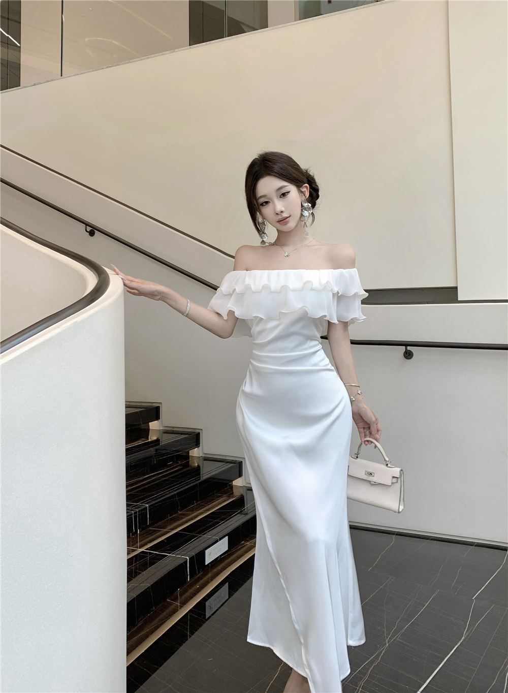 FA35957# 法式白色一字肩荷叶边连衣裙子女纯欲风气质收腰包臀鱼尾长裙 服裝批發女裝批發服飾貨源