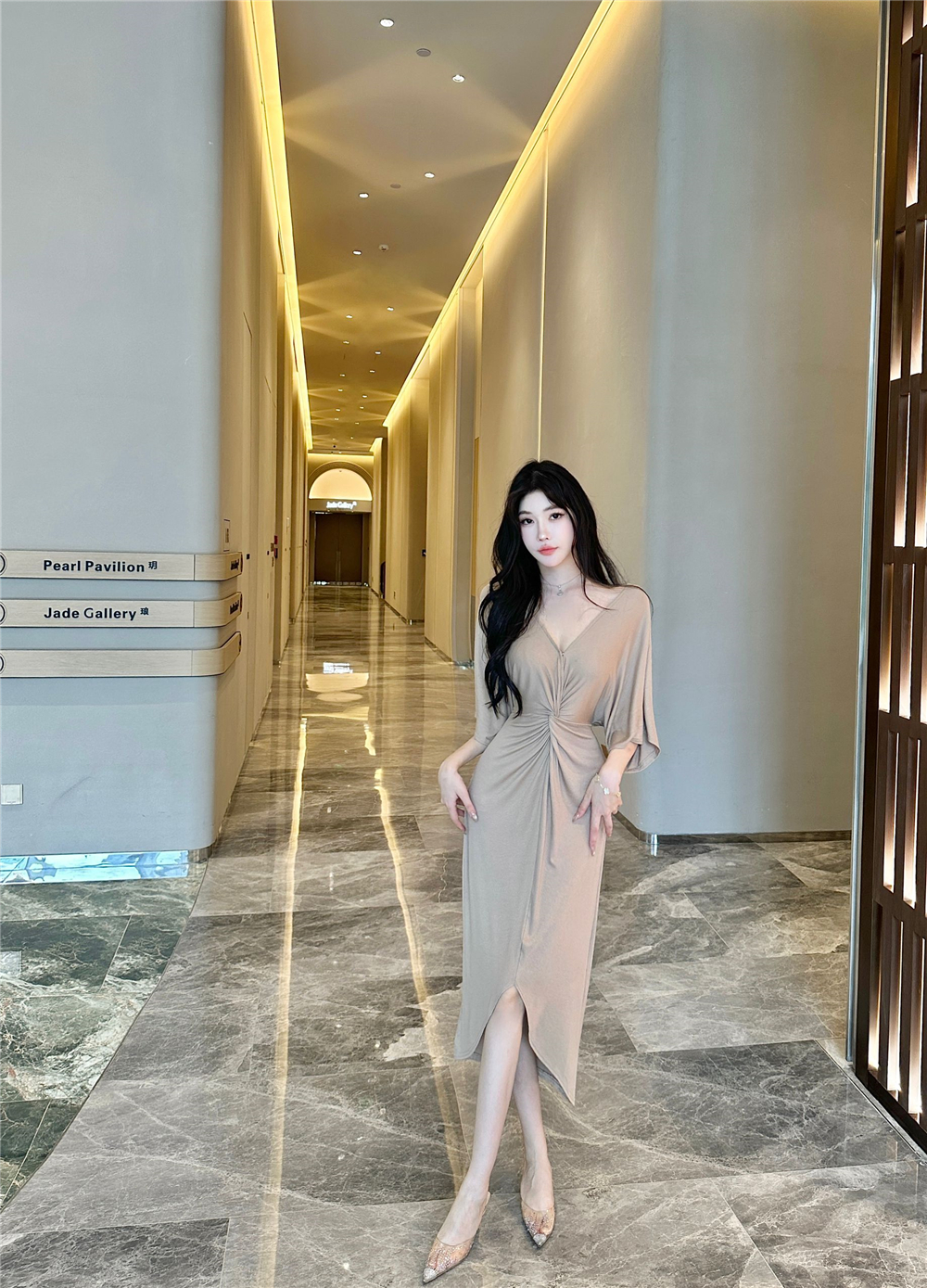 FA35953# 夏日气质凉感慵懒风v领长裙法式扭结设计感开叉连衣裙女 服裝批發女裝批發服飾貨源
