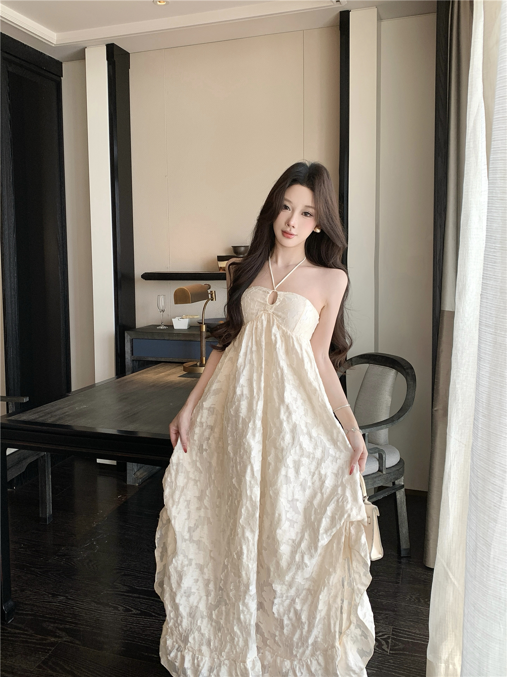 실사 해변가 휴가 바람 백리스 행침 목 드레스 해변 드레스 여름 벨트 가슴 패드 A라인 스커트 순수한 욕망 홀로우 아웃 롱 스커트