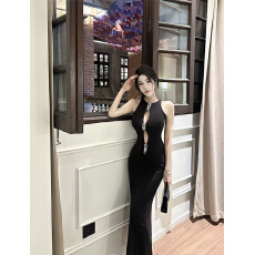 批发实拍高级感无袖<b class='q'>连衣裙</b>女夏季镂空修身显瘦流苏镶钻设计<b class='q'>包臀</b>长裙