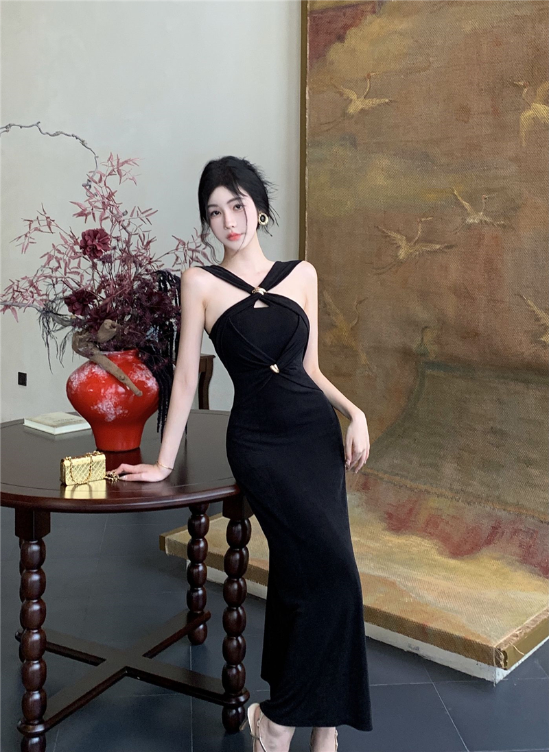 실사 품격 십자가 홀로우 아웃 슬립 행침 목 드레스 여성 의류 여름 고급 디자인 센스 타이트 스커트 롱 스커트