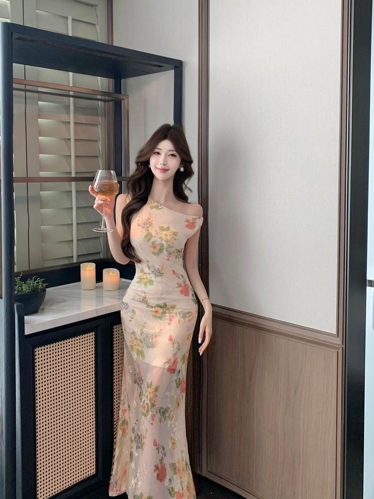 纯欲斜肩碎花鱼尾连衣裙女夏新款法式一字肩收腰包臀度假长裙 服裝批發女裝批發服飾貨源