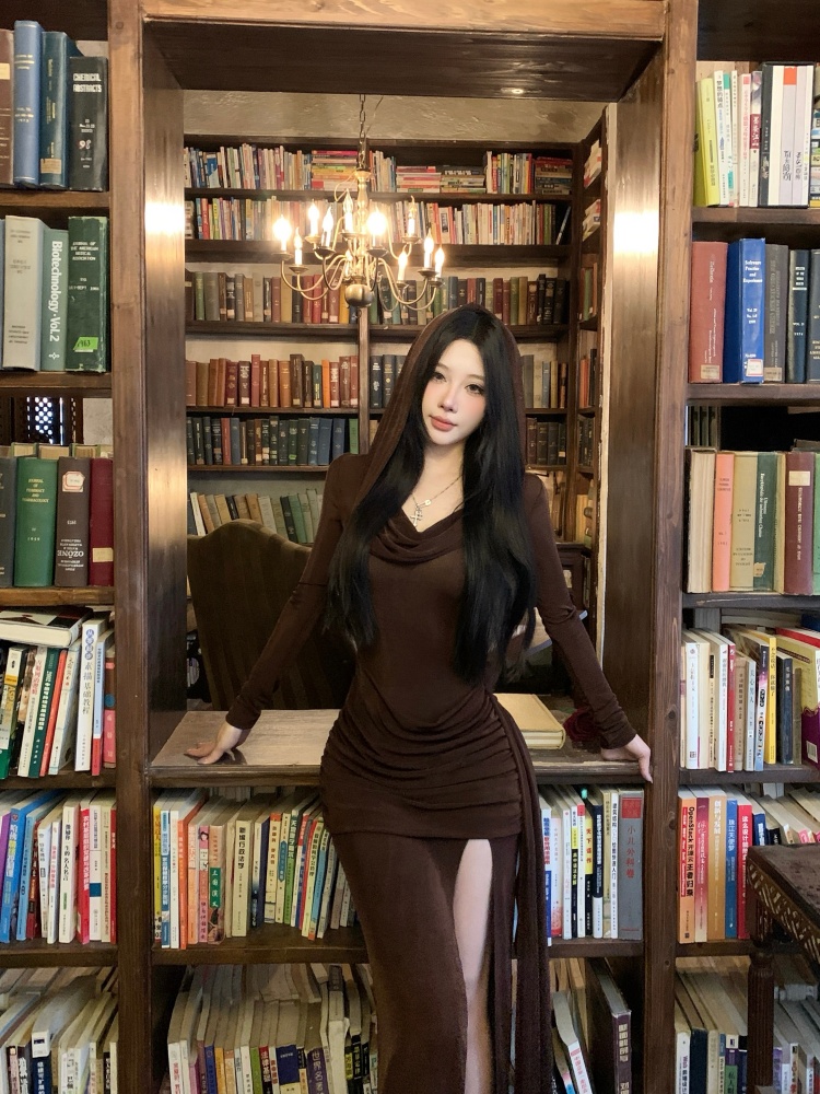 美拉德复古废土风连帽长袖连衣裙褶皱收腰高开叉垂感显瘦长裙 服裝批發女裝批發服飾貨源