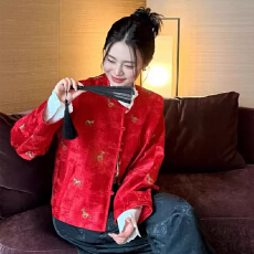 批发名媛小马刺绣人丝亚麻唐装短<b class='q'>外套</b>女2026春款新中式开衫小个子上衣