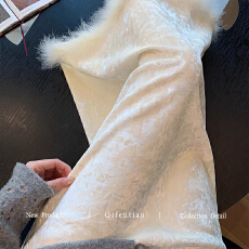 批发新中式提花丝绒拼接毛毛半身裙女2025冬新款高级感垂感a字长裙