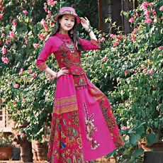 批发新款云南女装两件套复古春夏套装裙新品民族风苗族套装广西三月三