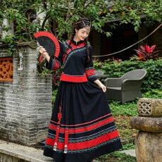 批发苗族服饰女复古刺绣立领套装土家族侗族舞蹈表演长裙日常旅拍服装