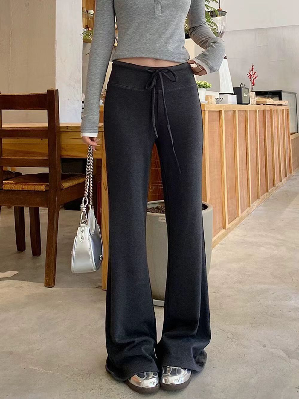 다용도 2026 새로운 하이웨이스트 슬림해 보이는 밴딩 펌프 로프 두꺼운 부츠컷 캐주얼 바지 여성