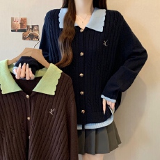 批发实拍~<b class='q'>大码</b><b class='q'>胖</b><b class='q'>mm</b><b class='q'>设计</b>感撞色V领娃娃领秋冬新款正肩显瘦针织衫上衣