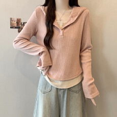 批发实拍~大码少女感穿搭粉色连帽针织衫女囚新款内搭假两件显瘦上衣