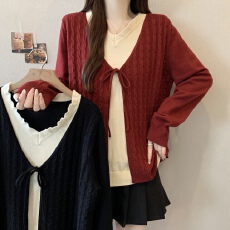 批发实拍~大码假两件绑带上衣女<b class='q'>秋</b>冬新款胖mm撞色显瘦针织衫毛衣