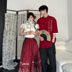 批发新中式书法刺绣<b class='q'>情侣</b><b class='q'>短袖</b><b class='q'>衬衣</b>马面裙套装 班服 校服 初高中毕业照