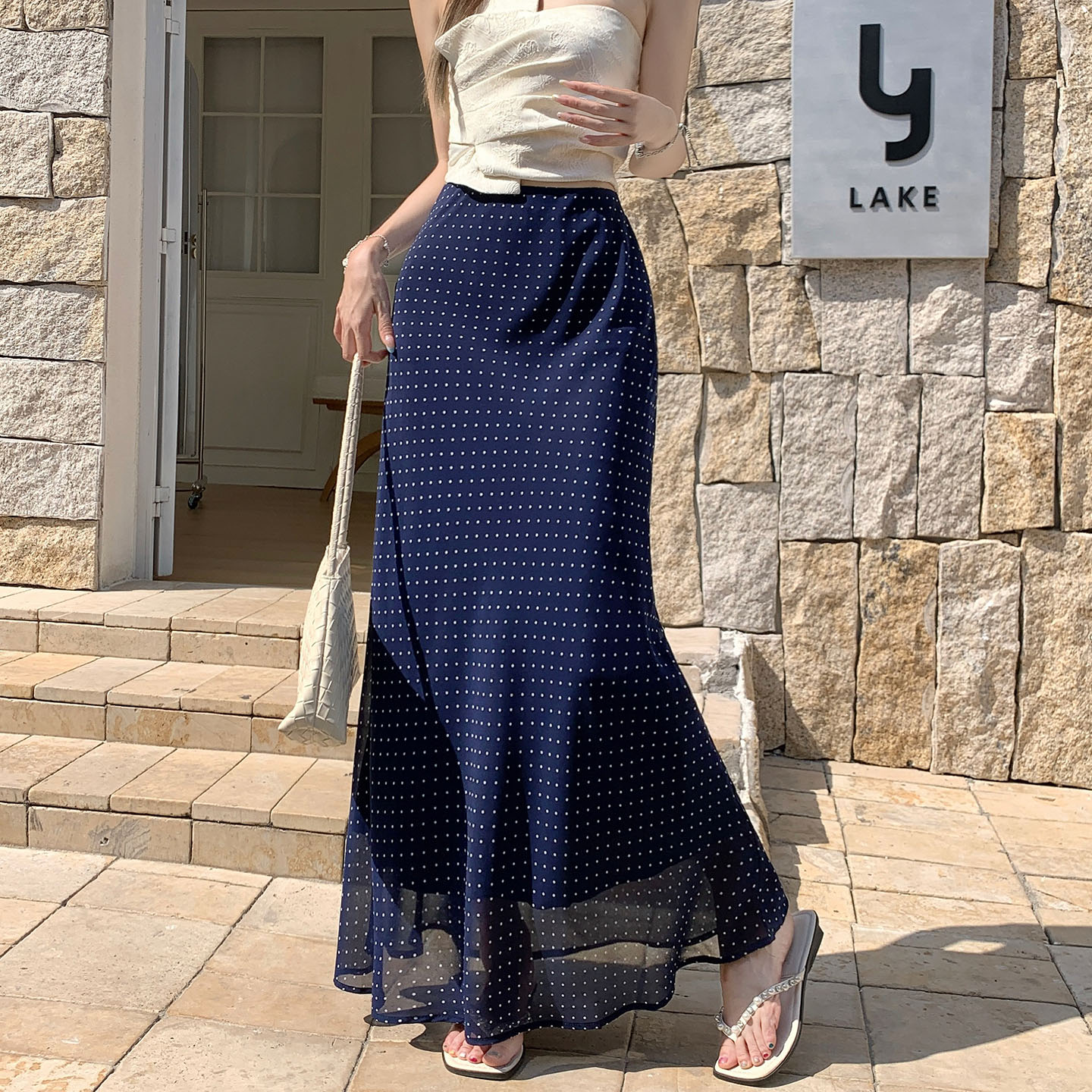 한 부서 레트로 도트 무늬 쉬폰 반신 스커트 여성 2026 여름 고급 센스 도루 센스 한 마디 인어 꼬리 타이트 스커트