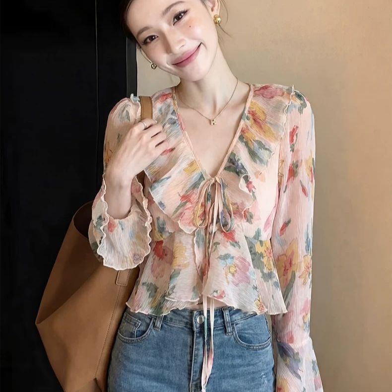 새로운 빅 사이즈 통통한 여동생 한국 스타일 V넥 꽃무늬 쉬폰 셔츠 나팔 소매 인형 셔츠 맨위
