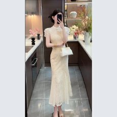 批发云瑶夏新款新中式蕾丝国风千金感连衣裙订婚服<b class='q'>鱼尾</b><b class='q'>婚纱</b>中长款旗袍