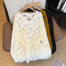 批发实拍大码<b class='q'>女装</b>2026早春新款蕾丝性感宽松v领小众气质复百搭上衣