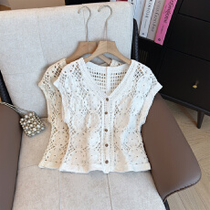 批发实拍大码复古风钩花蕾丝针织衫夏季法式洋气镂空V领外搭短款上衣