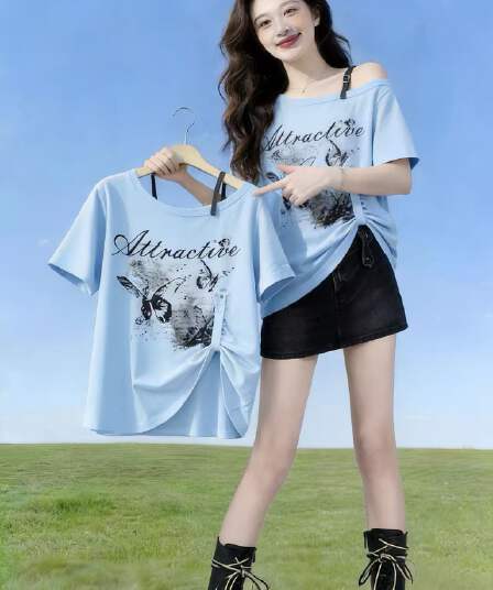 실사 빅 사이즈 여성 의류 여름 새로운 불규칙 프린트 디자인 다용도 비스듬한 어깨 티셔츠 캐주얼 슬림해 보이는 개성 맨위
