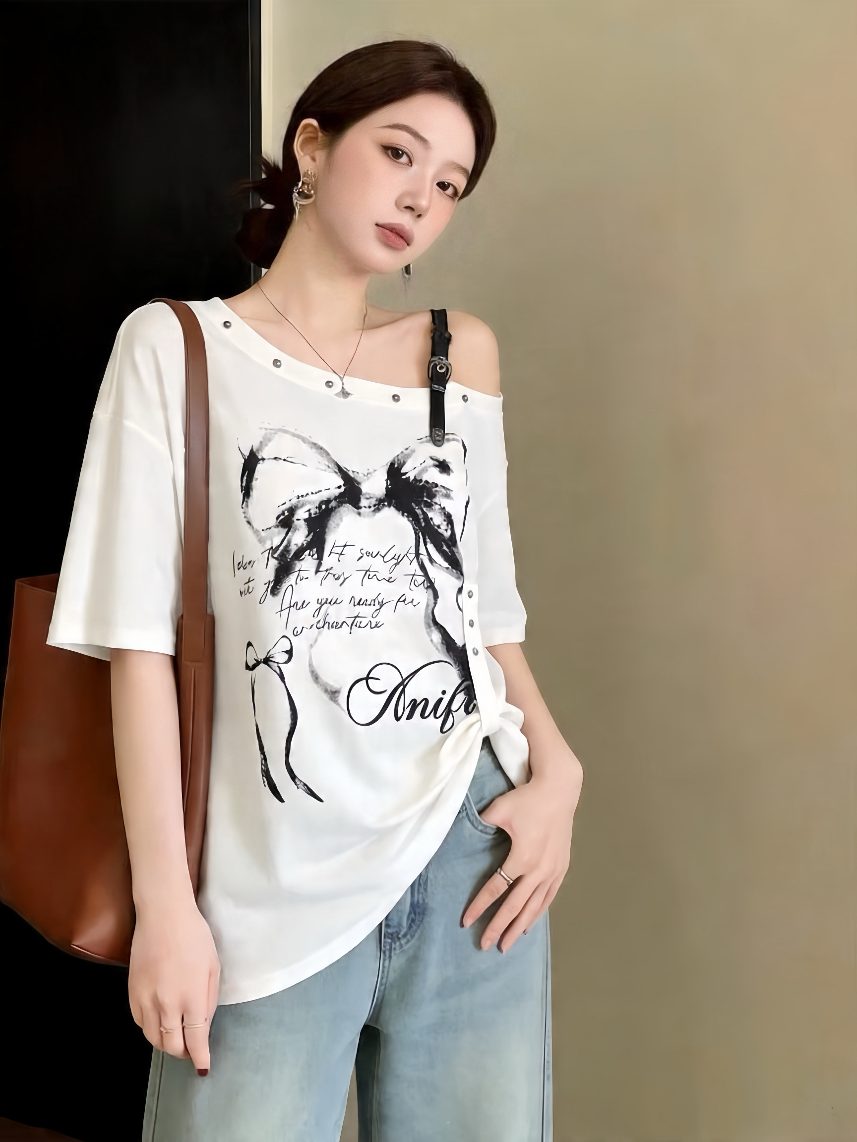 실사 빅 사이즈 여성 의류 새로운 비스듬한 어깨 루즈핏 슬림해 보이는 패션 루즈핏 다용도 프린트 반팔 티셔츠