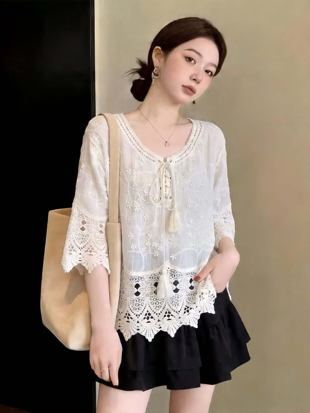 실사 빅 사이즈 프랑스식 홀로우 아웃 자수 V 넥 셔츠 레이스 자외선 차단 블라우스 여름 루즈핏 얇은 스타일 중간 소매 맨위