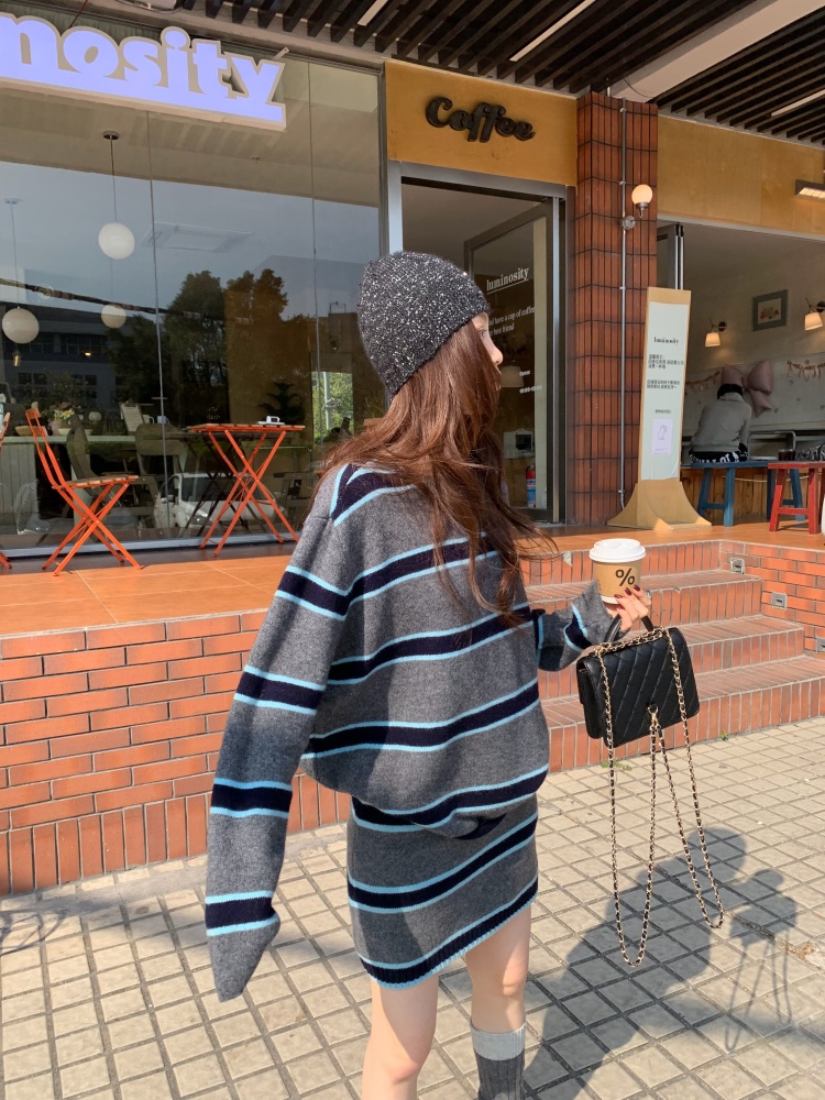 재고 있음 실사 한국 원본 싱글 레트로 배색 스트라이프 스웨터 밴딩 반신 치마 세트