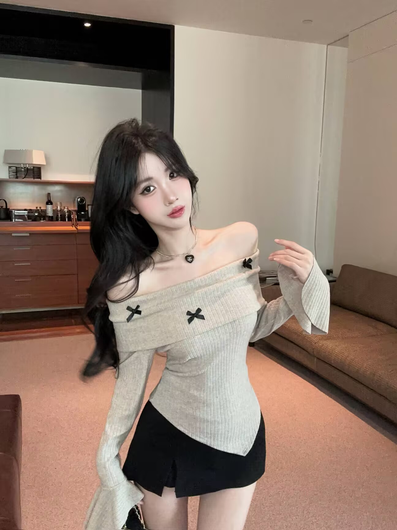 실사 새로운 순수한 욕망 핫걸 디자인 센스 불규칙 나비 패치워크 섹시함 오프숄더 나팔 소매 맨위 여성