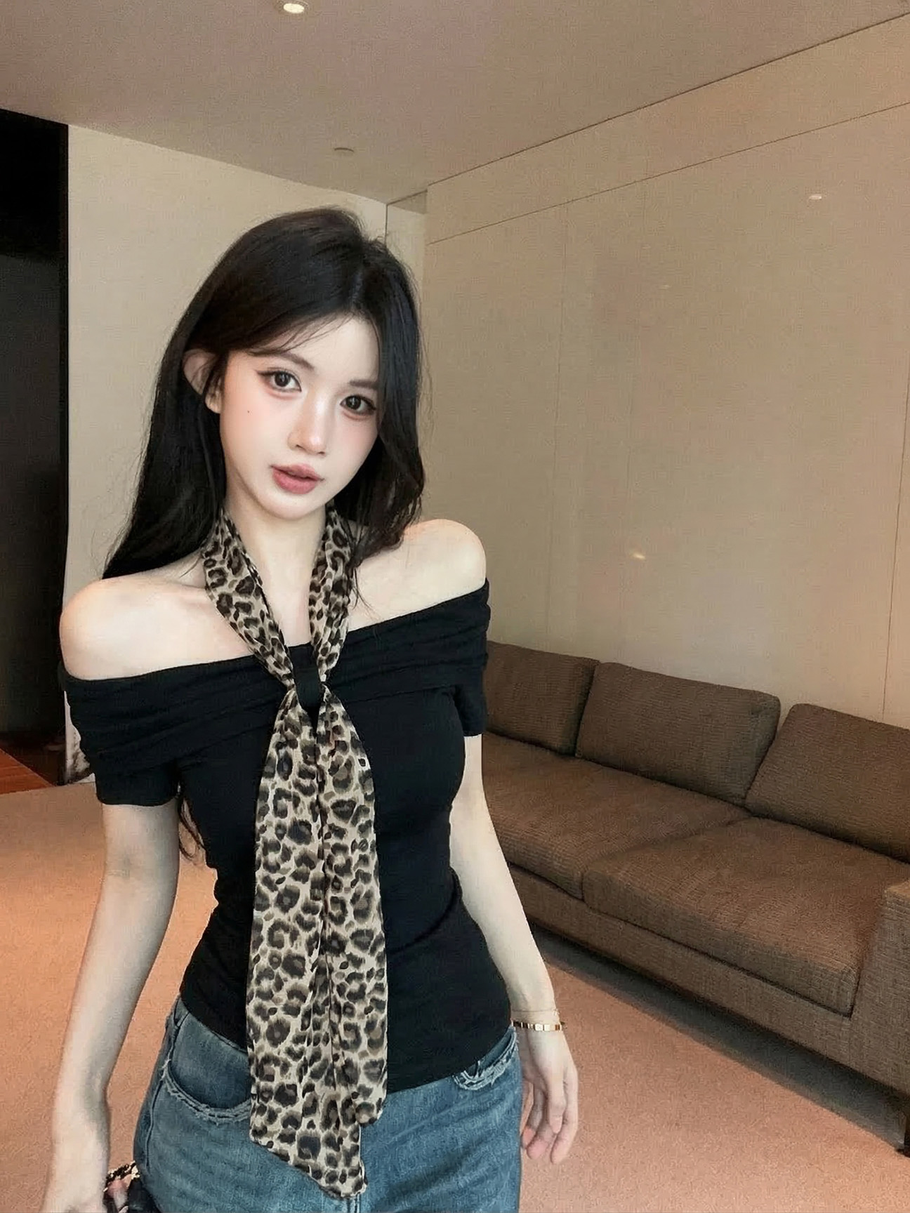 실사 새로운 디자인 센스 불규칙 주름 슬림해 보이는 반팔 기본 셔츠 맨위 티셔츠 여성 리본