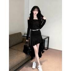 批发实拍 新款辣妹一字肩不规则设计性感收腰显瘦绝美<b class='q'>连衣裙</b>，配链条