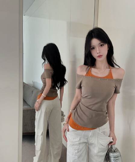 실사 새로운 자이언트 잘 생긴 품격 고유 한 징 디자인 센스 행침 목 반팔 페이크 레이어드 맨위 여성