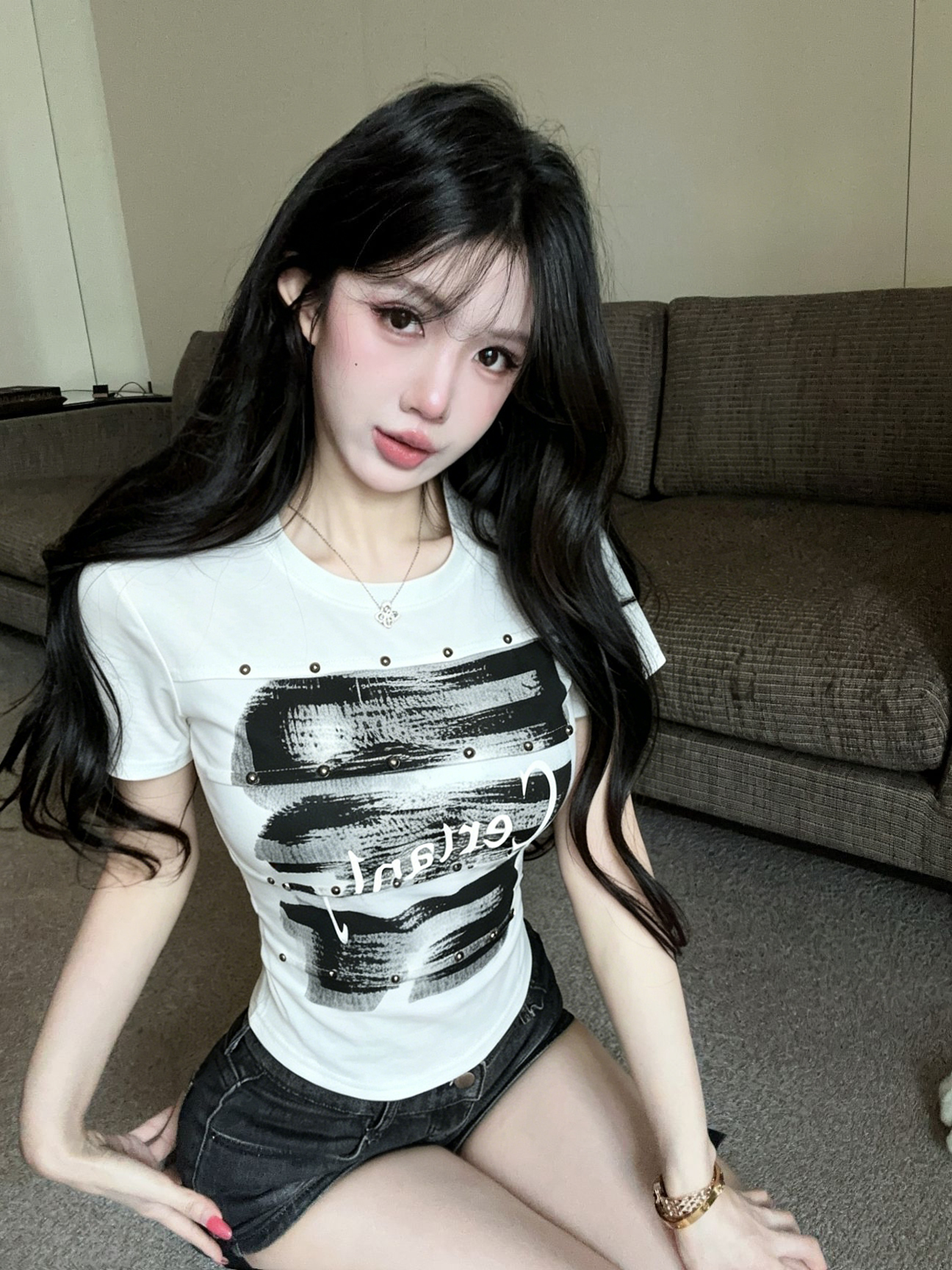 실사 새로운 고유 한 디자인 센스 수묵화 프린트 반팔 세련된 외국 가스 다용도 몸매 가꾸기 슬림해 보이는 맨위 여성