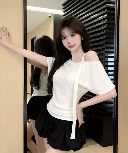 실사 새로운 핫걸 순수한 욕망 디자인 센스 스트랩 홀로우 아웃 비스듬한 어깨 몸매 가꾸기 반팔 기본 셔츠 맨위 여성