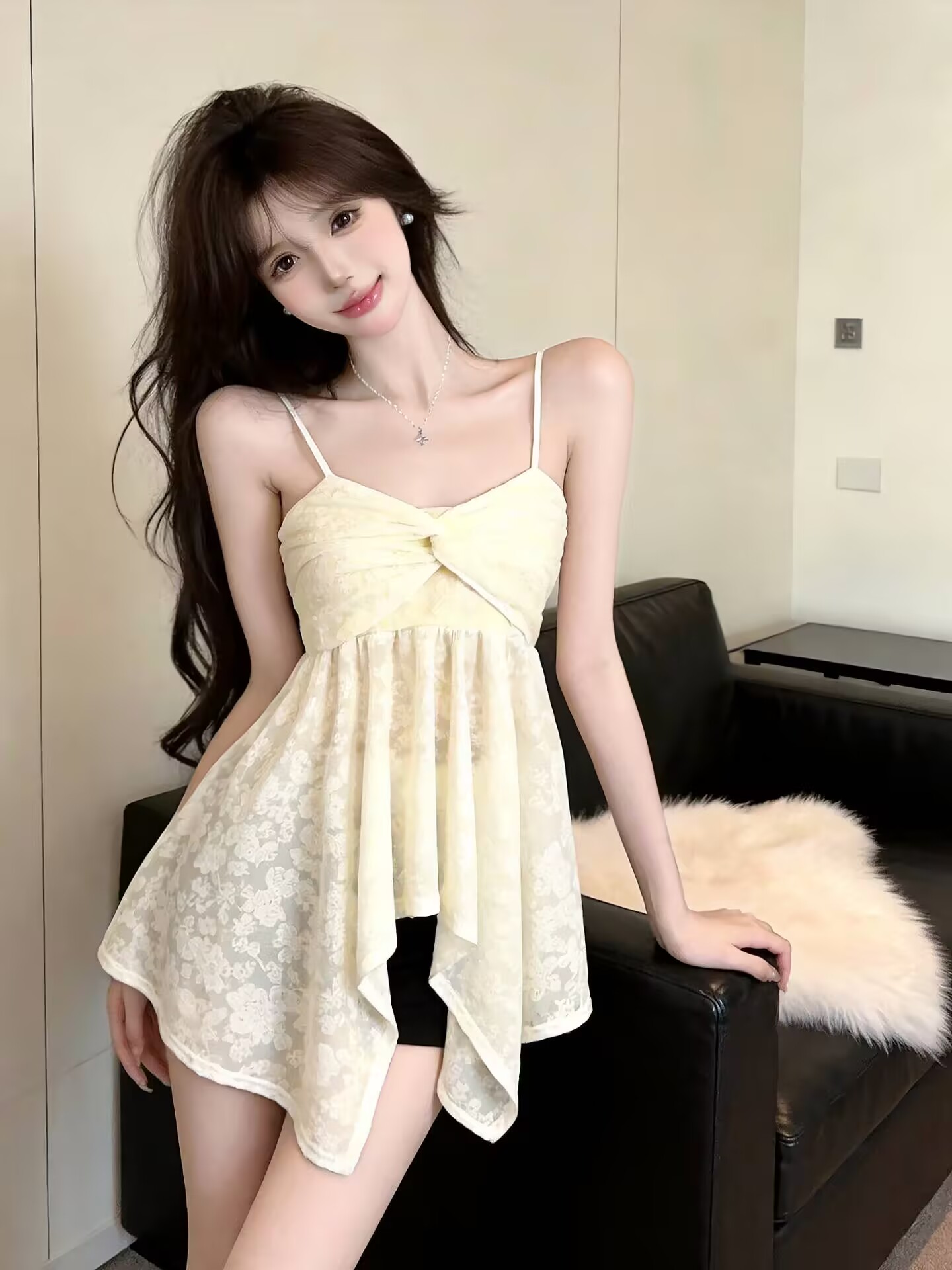 실사 새로운 자이언트 잘 생긴 순수한 욕망 핫걸 디자인 센스 불규칙 몸매 가꾸기 슬립 민소매 맨위 여성
