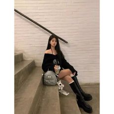 批发休闲气质辣妹风设计感<b class='q'>印花</b>V领T恤女2025新款宽松显瘦百搭长袖上衣