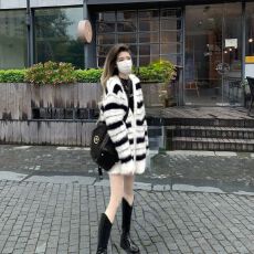批发韩系情侣仿水貂绒中长款男<b class='q'>女</b><b class='q'>毛衣</b>黑白条纹宽松针织<b class='q'>开衫</b>时尚外套