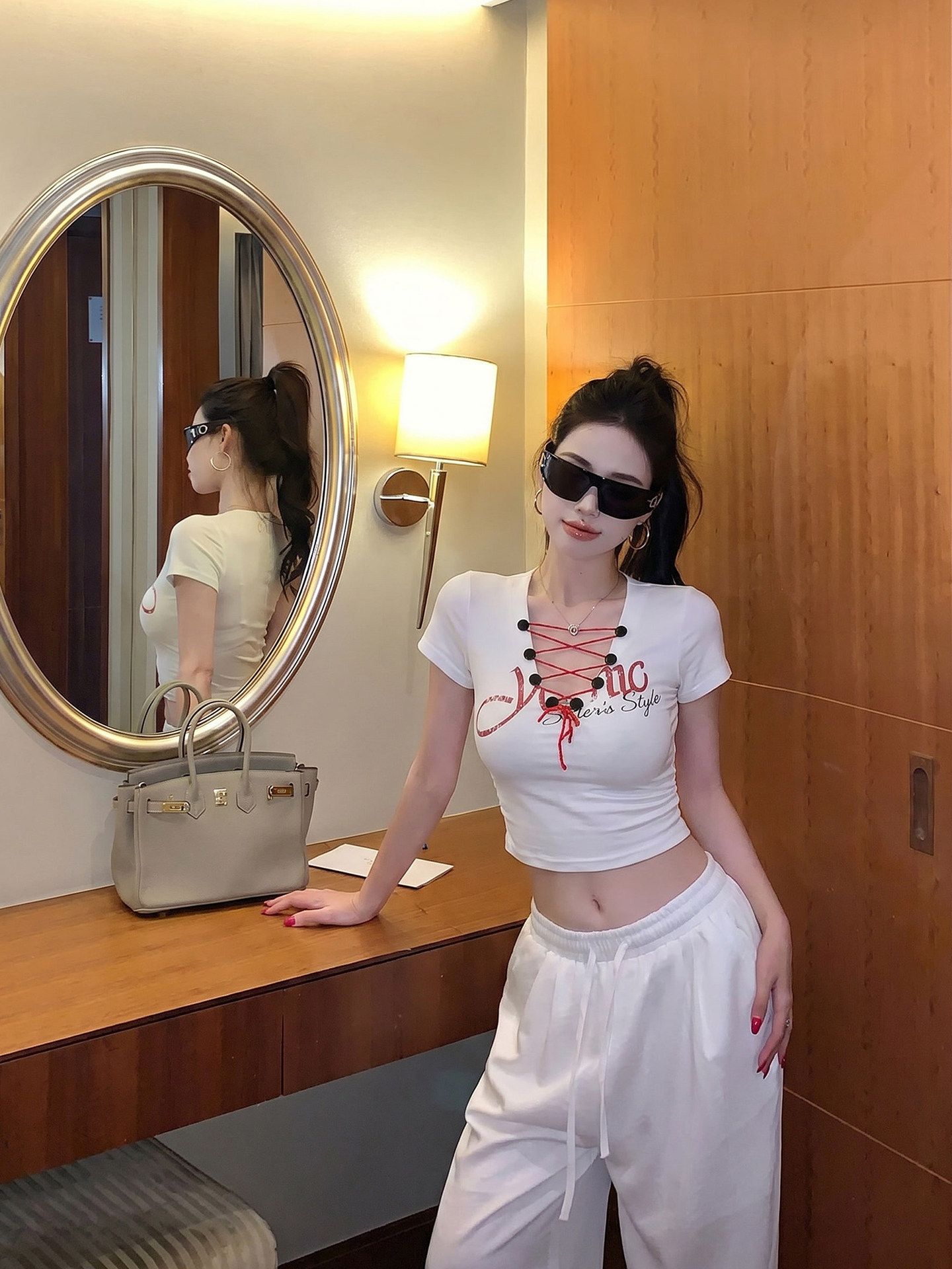 210 그램 좋은 면 핫걸 십자가 스트랩 알파벳 프린트 반팔 티셔츠 여성 여름 몸매 가꾸기 슬림해 보이는 긍정적 인 어깨 짧은 맨위